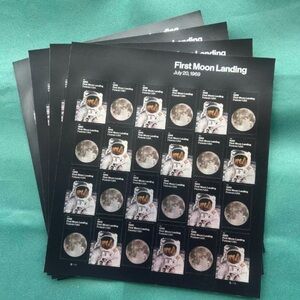 American permanent stamps landed on the moon in 2019, 5 editions, a total of 100